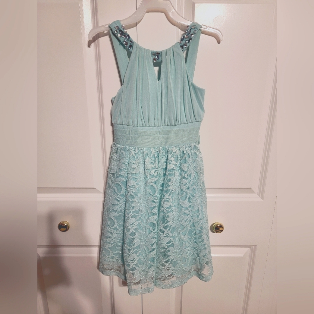 Aqua colored girl's special occasion dress size 8